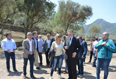 Ximo Puig durante su visita institucional a Eslida (Castellón)