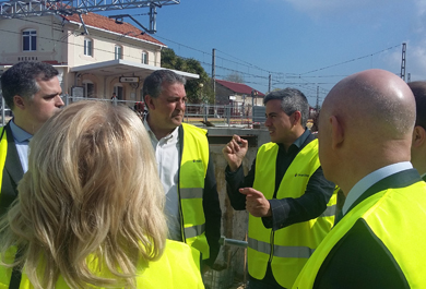 El delegado del gobierno en Cantabria visitando Bezana