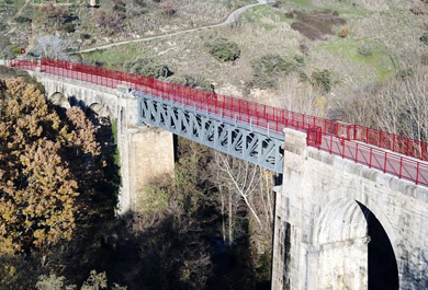 Puente acondicionado como vía de la ruta de la plata
