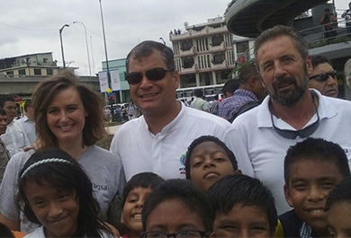 Rafael Correa junto a la coordinadora del proyectos de Tragsatec, Clara Rodriguez-Spiteri y el Jefe de Obra Juan Pedro Serrano