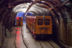 Interior del túnel del ferrocsrril minero.