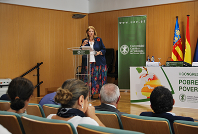 Elvira Rodríguez en el II Congreso sobre pobreza, hambre y sostenibilidad en la Universidad Católica de Valencia