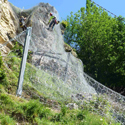 ​El Grupo Tragsa ejecuta obras de emergencia para la estabilización de un talud rocoso en la localidad de La Bárgana, Asturias