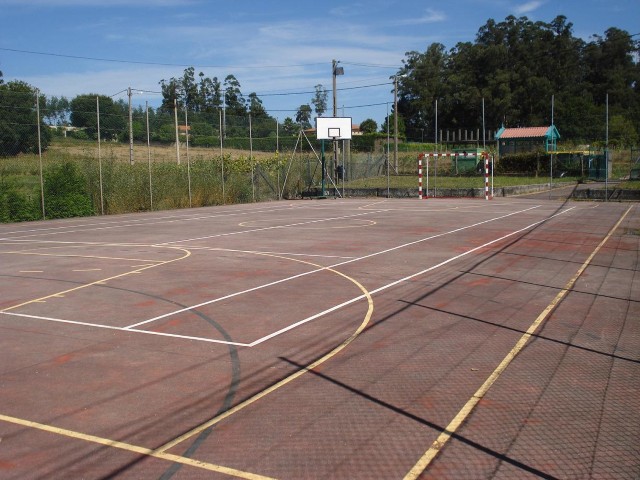 Vista lateral de canchas de fútbol