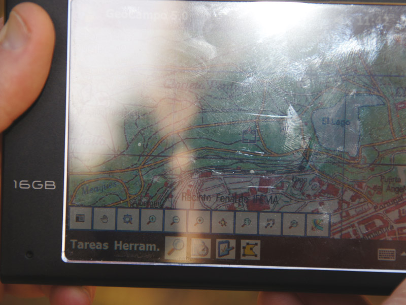 Pantalla de dispositivo móvil con Geocampo