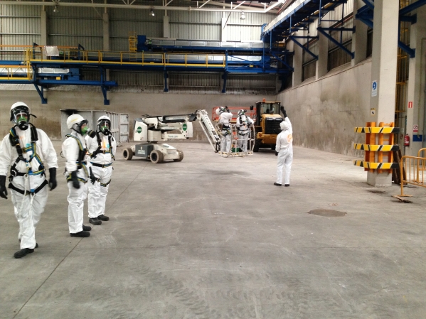 Workers planning the intervention