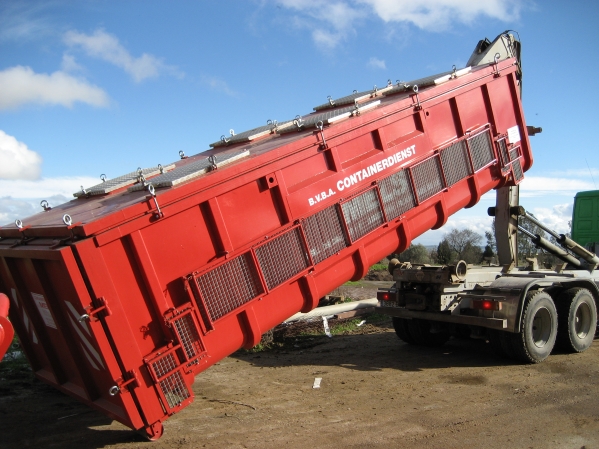 Transport of containers.