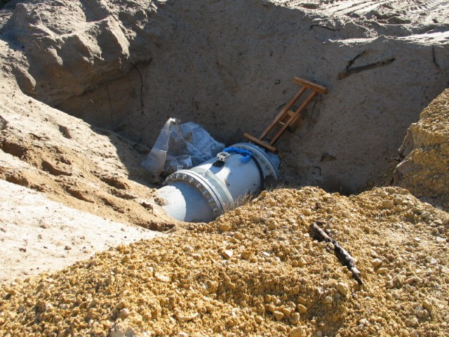 Zanja y conducción para la recarga de acuífero