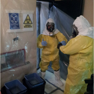 Experts working on ebola desinfection