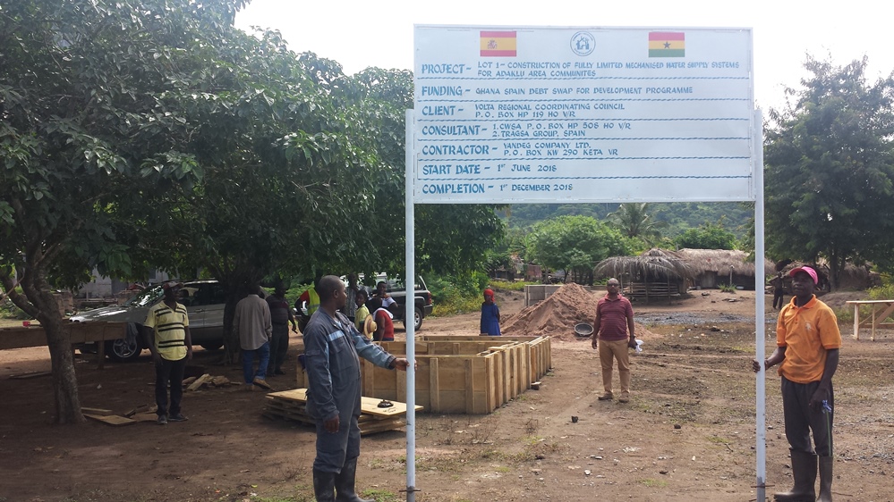 Cartel obra de la AECID en Ghana