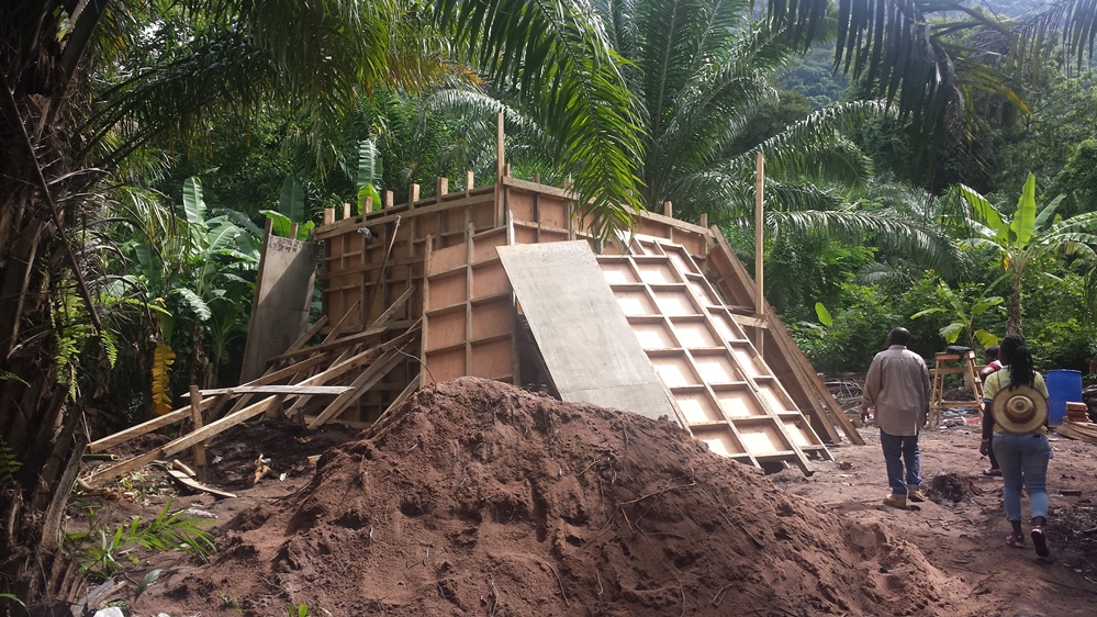 Construcción de tanque de agua para obra en Ghana