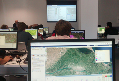 Asistentes a las Jornadas de  Trabajo sobre el Programa Copernicus durante un caso práctico