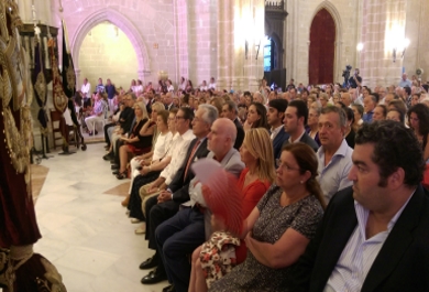 Asistenes a la misa flamenca, entre los que se encuentra el Presidente del Grupo Tragsa