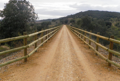 Adecuación del camino natural con nuevas infraestructuras.