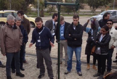 Expertos estudian el abastecimiento de agua en la visita de campo