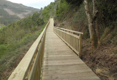 Acceso a la Cueva do Rei Cintolo en Galicia