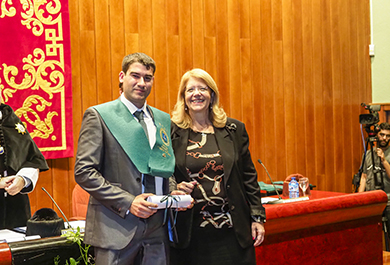 Entrega diplomas Cátedra Rafael Dal-Ré