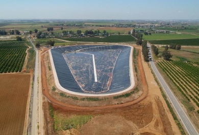 Almacenamiento y eso del agua para riego