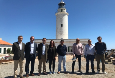 Visita institucional a las obras del faro de La Mola