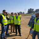 El Presidente de SEPI visita las labores de retirada de camalote en el  río Guadiana