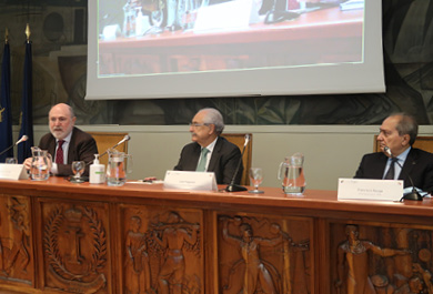 De izquierda a derecha, Jesús Casas, José Trigueros y Francisco Ayuga en la apertura de la jornada