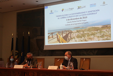 Valentín Gómez Mampaso y Francisco Ayuga durante la clausura de la jornada