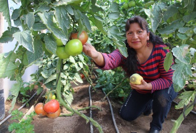 Mujer beneficiaria del proyecto ganador de acciones de Cooperación del Grupo Tragsa