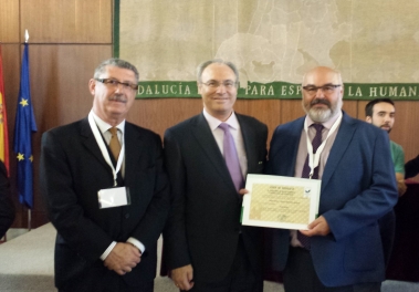 Sebastián García y Francisco Domínguez, junto  al Presidente del Parlamento de Andalucía