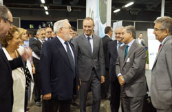 Visita de autoridades al Congreso a los stands del Congreso.