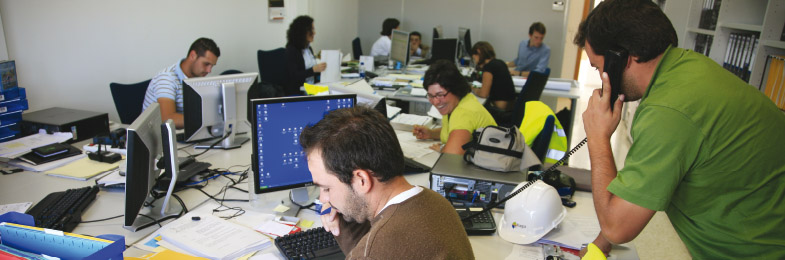 Equipo de trabajo en oficinas del Grupo Tragsa