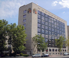 Fachada del edificio de Sociedad Estatal de Participaciones Industriales (SEPI)