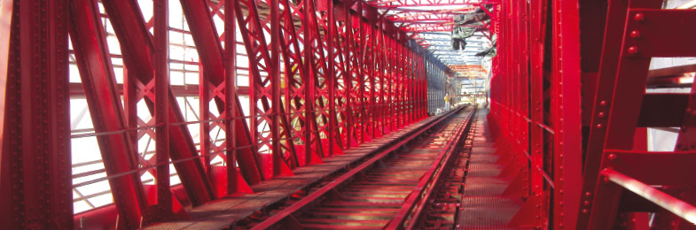 Vista interior de un puente